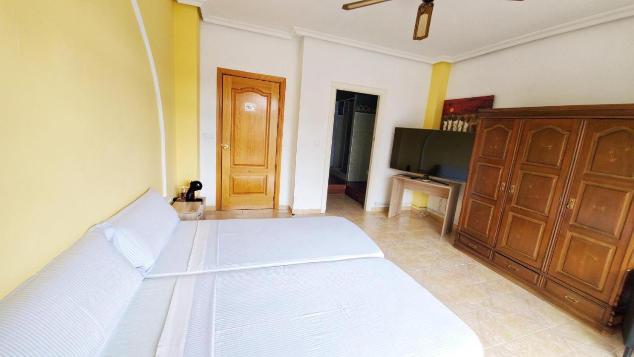 Hostal Martes Caceres Plaza Mayor - Tercer Piso Sin Ascensor Экстерьер фото